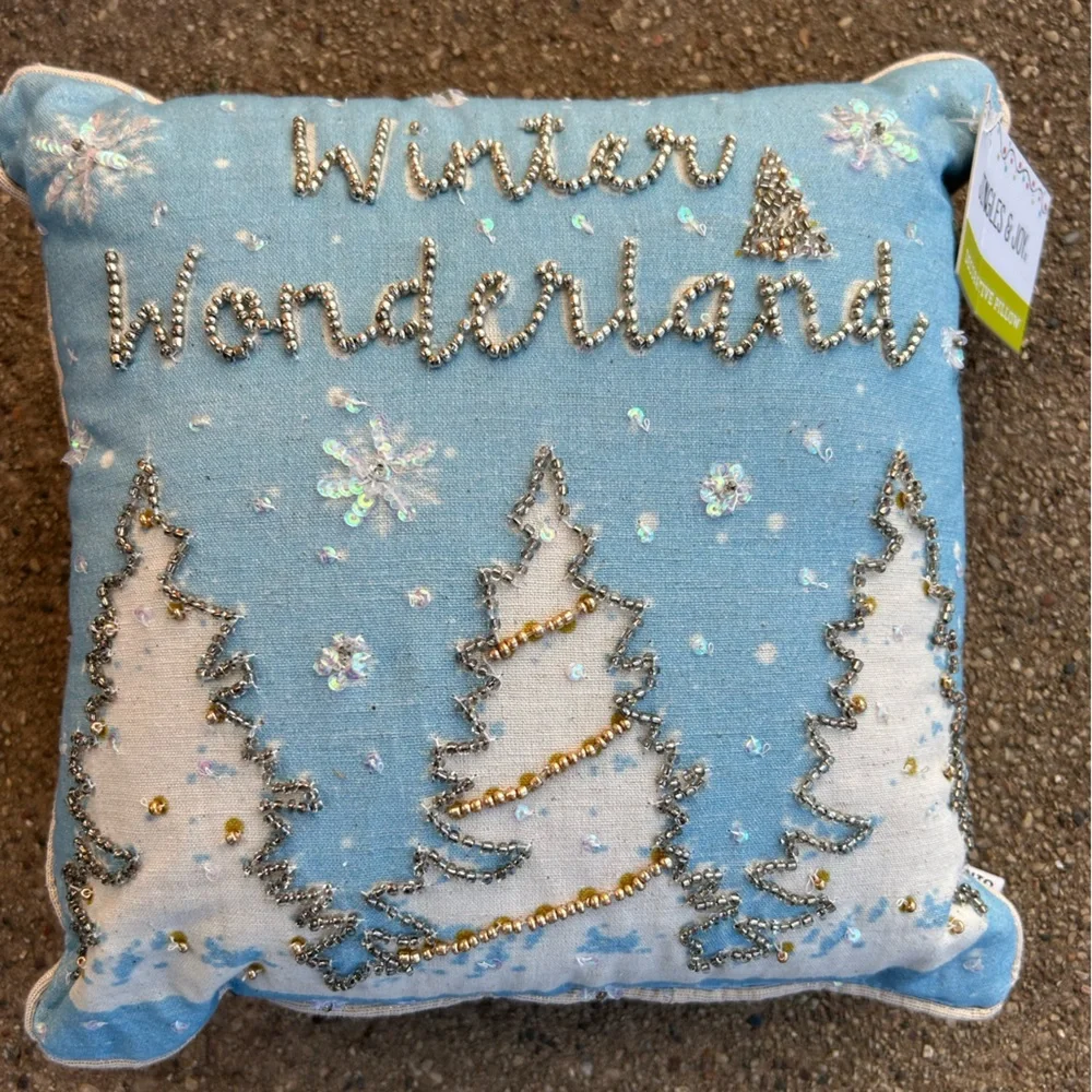 Jingles & Joy pillow ‘Winter Wonderland’ beaded sequins light blue white NWT